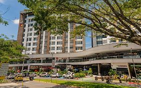 Apartasuites Cerritos Mall